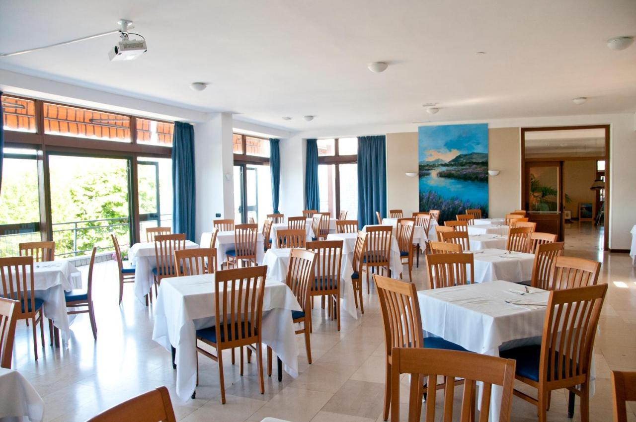 Hotel Europa Испра Экстерьер фото