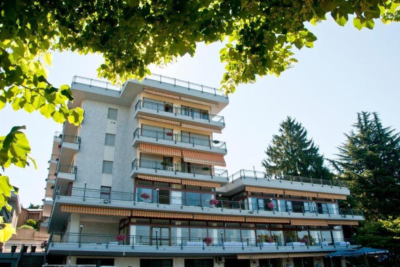 Hotel Europa Испра Экстерьер фото